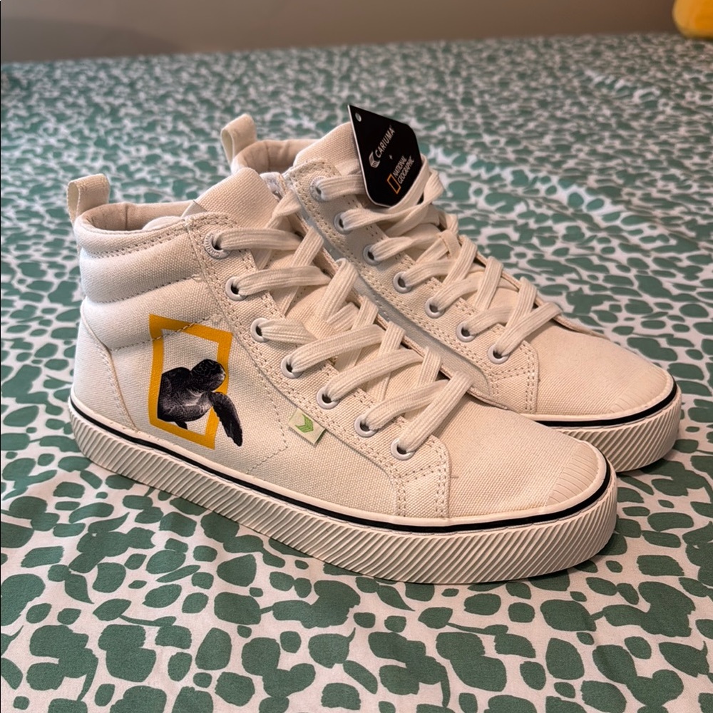Cariuma national geographic High-Top Sneakers